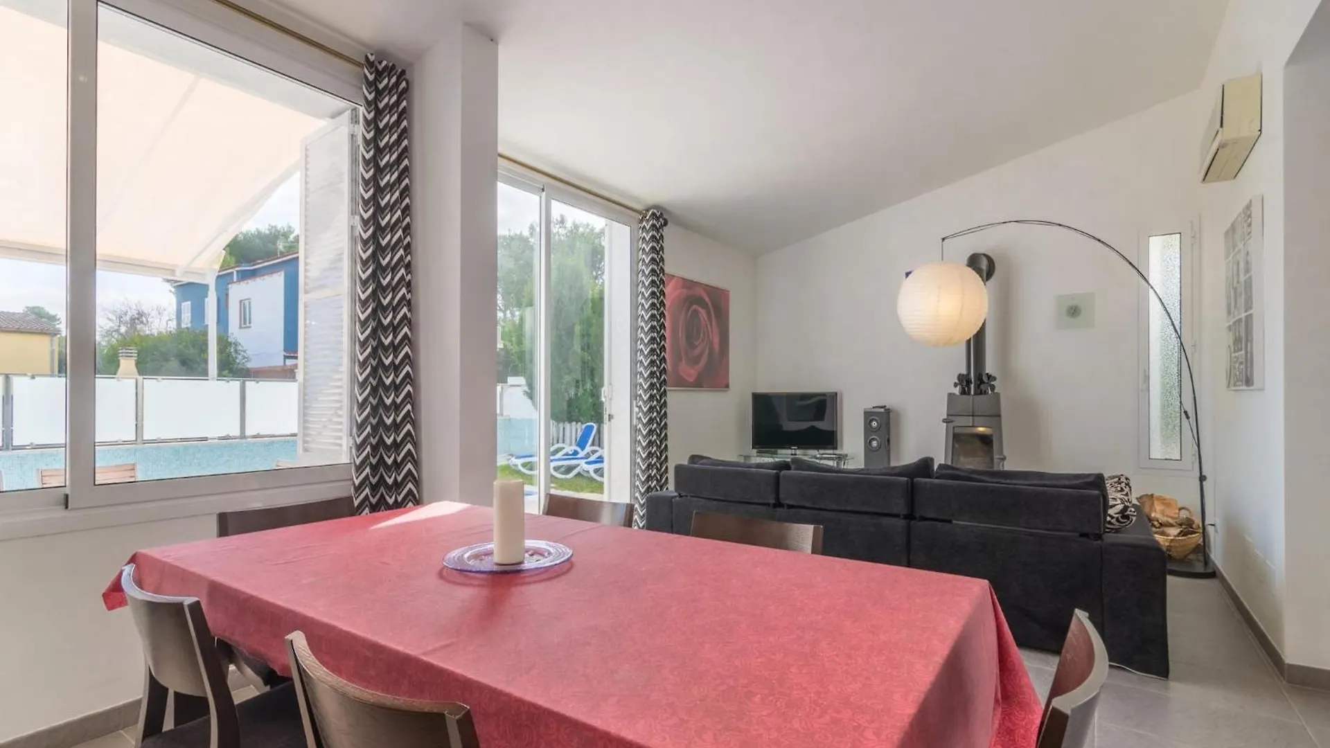 Coastal Holiday Home With Private Pool Son Serra de Marina